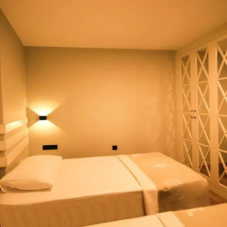 Krem Marin Hotel *