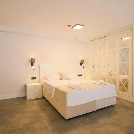 Krem Marin Otel Çeşme