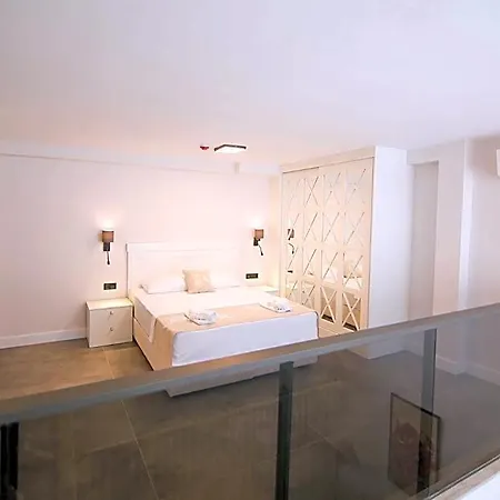 Otel Krem Marin Çeşme